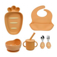 SINYA 專業研發系列｜六合一矽膠嬰兒進食餐具套裝 (紅蘿蔔造型餐盤 / 立體圍兜 / 強力吸盤碗 / 學習水杯 / 不鏽鋼餐具組)