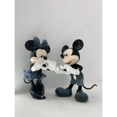 懿清艺术｜比心米奇 (Love Gesture Mickey) —— 15cm 潮流收藏系列 (星空元素 / 情人禮品)