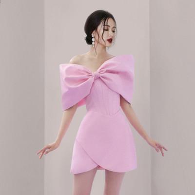 夏季新款性感一字肩a字裙優雅風網紗拼接蝴蝶結粉魚骨收腰連身裙